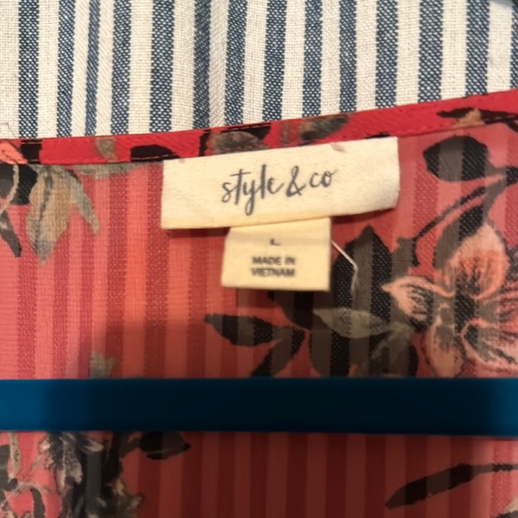 Women's Floral Red Top - Picture 2 of 3